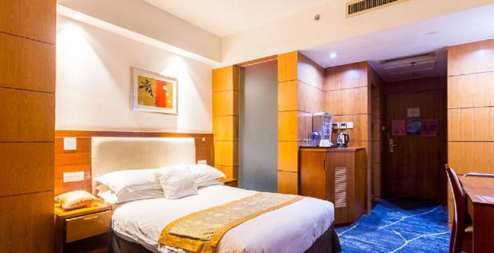 Gloria Plaza Hotel Kangqiao Шанхай Екстериор снимка