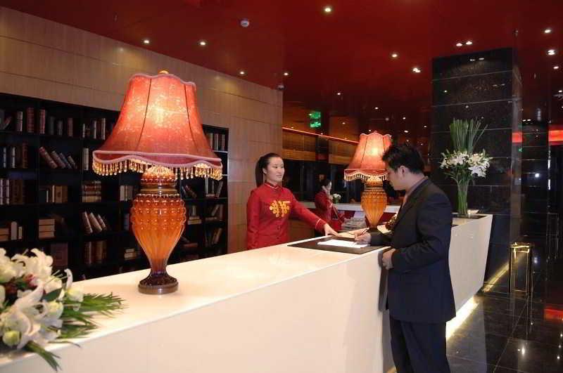 Gloria Plaza Hotel Kangqiao Шанхай Екстериор снимка