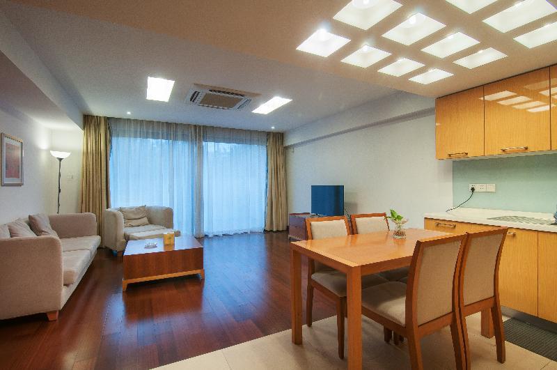 Gloria Plaza Hotel Kangqiao Шанхай Екстериор снимка
