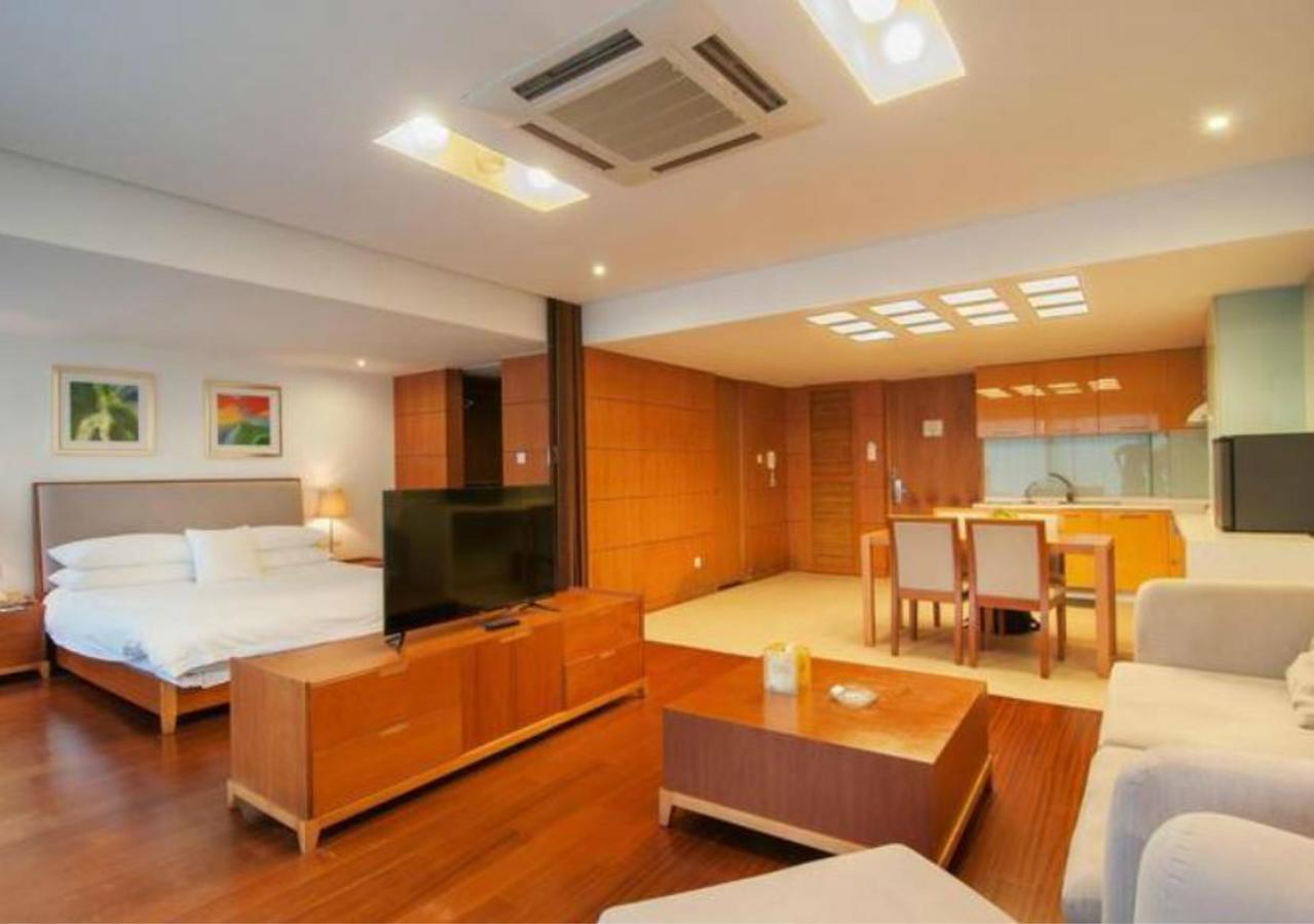 Gloria Plaza Hotel Kangqiao Шанхай Екстериор снимка