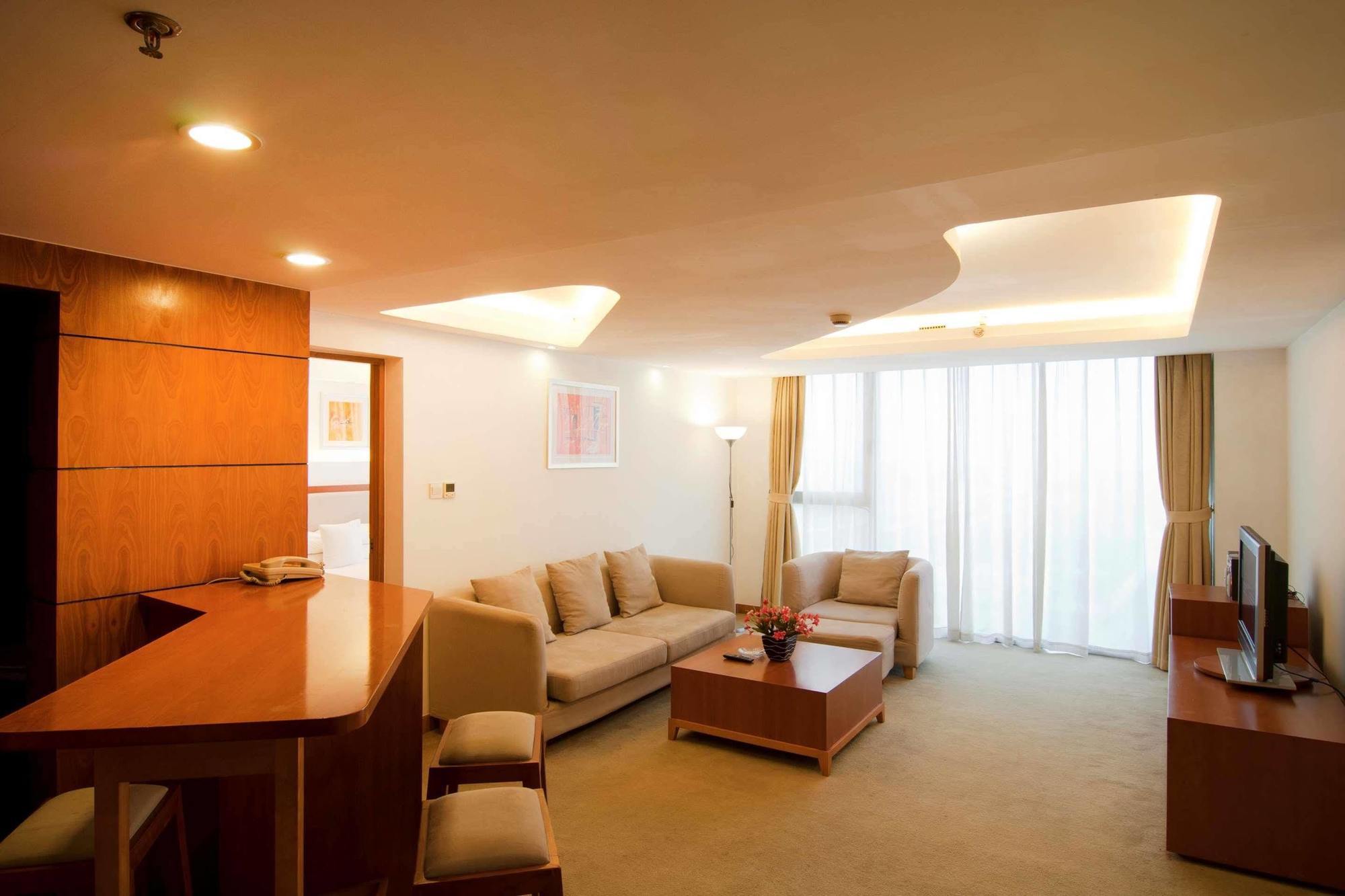 Gloria Plaza Hotel Kangqiao Шанхай Екстериор снимка